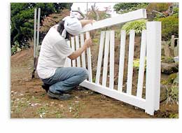 上端レールとピケットの取り付け